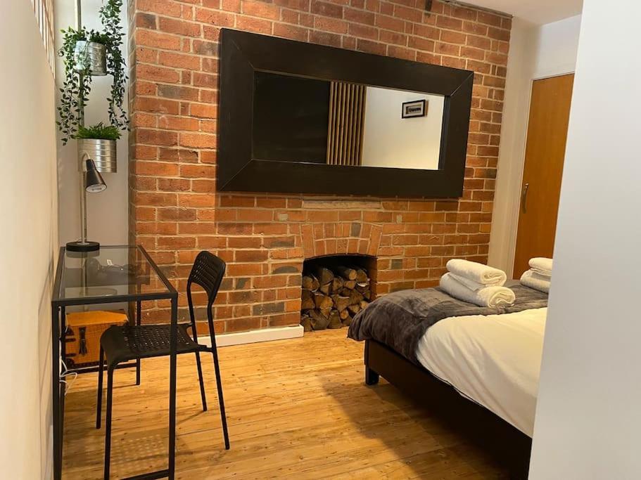Stunning One B/R Apartment - City Centre Leeds  Buitenkant foto